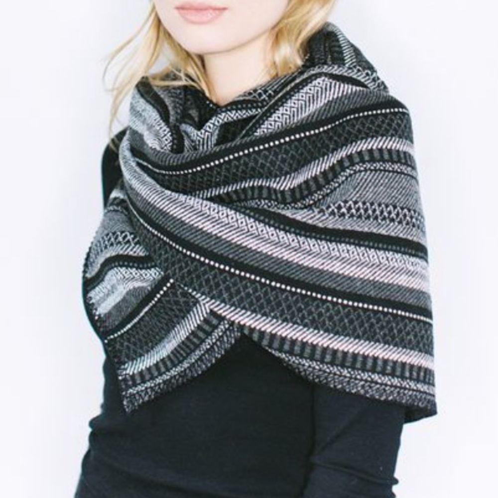 NWT Sophia Reyes Winged Blanket Scarf